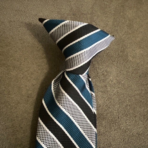 Tie - Picture 2 of 8